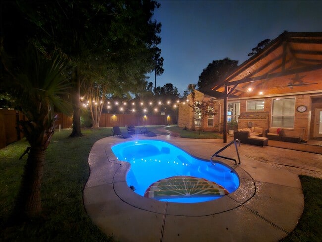 Building Photo - 14422 Light Falls Ct