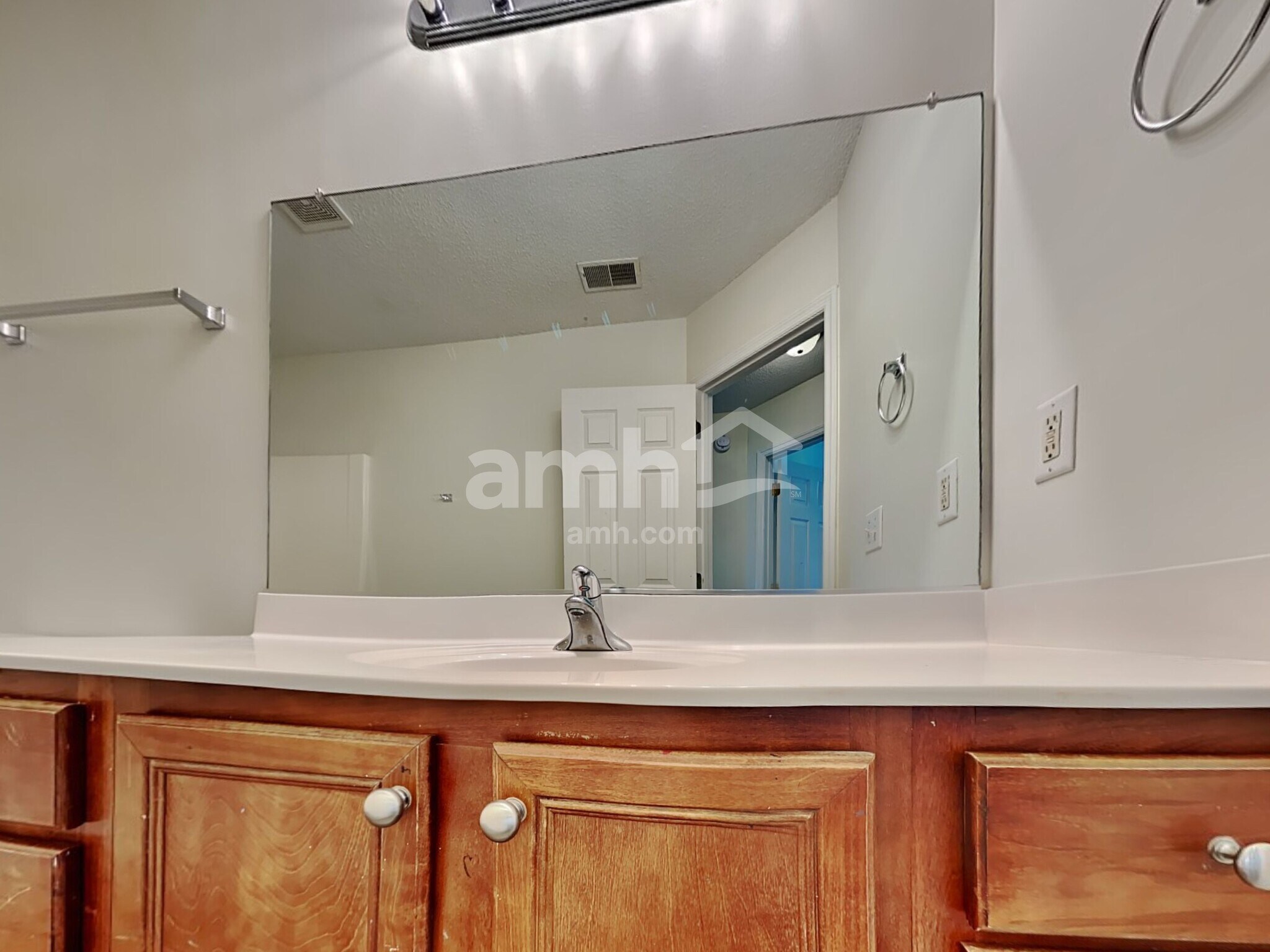 Building Photo - 530 Beverly Dr