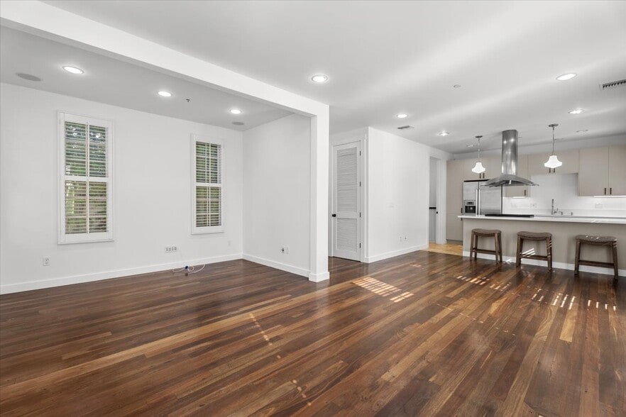 Primary Photo - 1229 22nd St