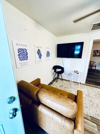 Building Photo - 405 Cedar Lane Rd