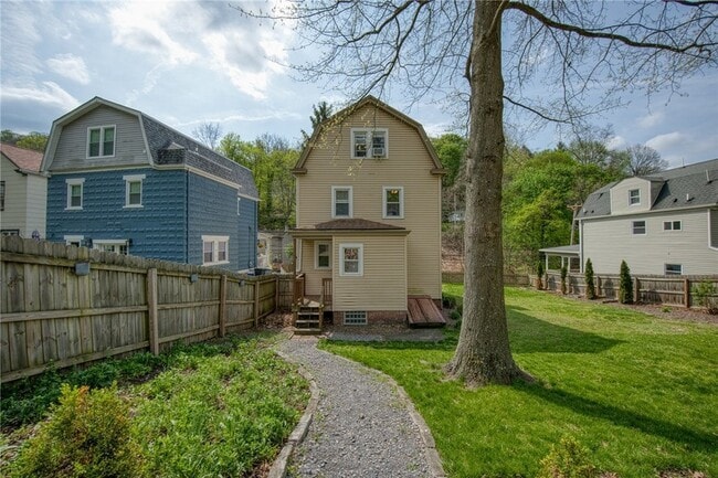 Building Photo - 911 Nevin Ave