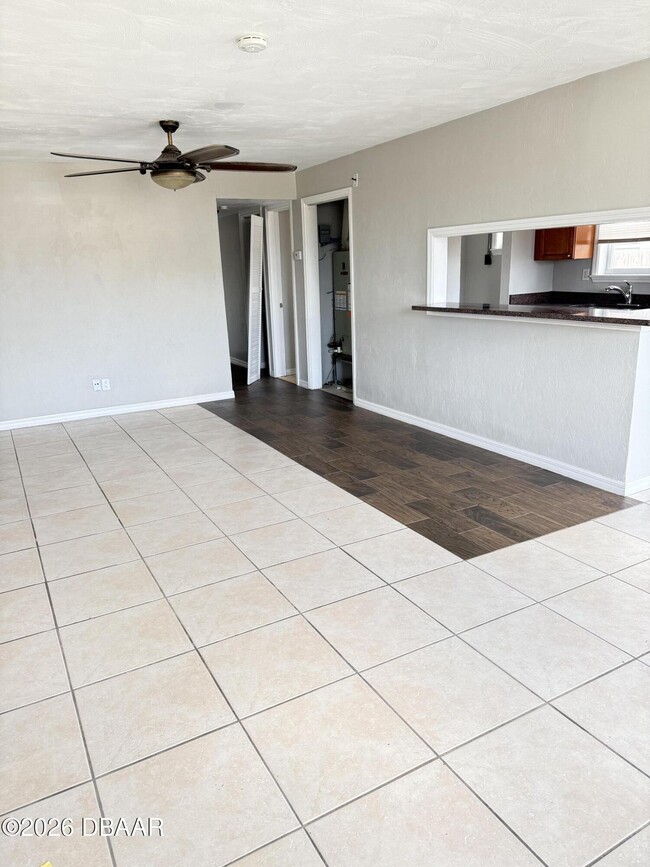 Building Photo - 548 S Caroline St