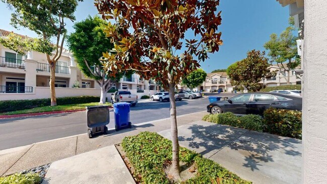 Building Photo - 7254 Shoreline Dr