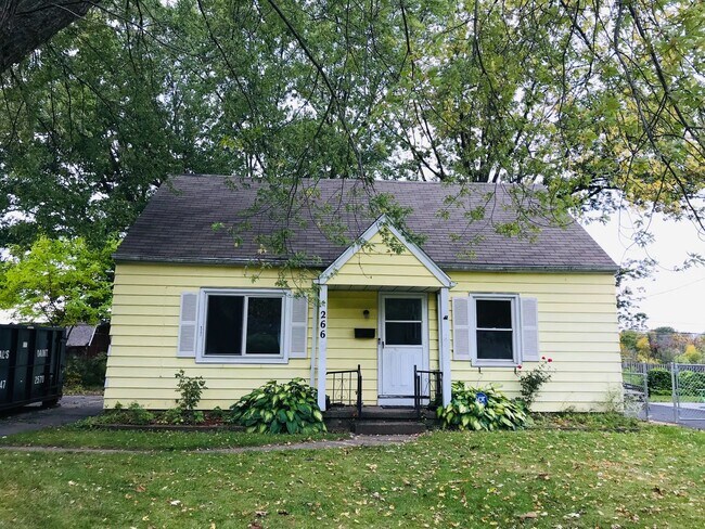 Building Photo - HOUSE CLOSE TO EVRYTHING YOU NEED.THIS HOME IS A MUST SEE!!!