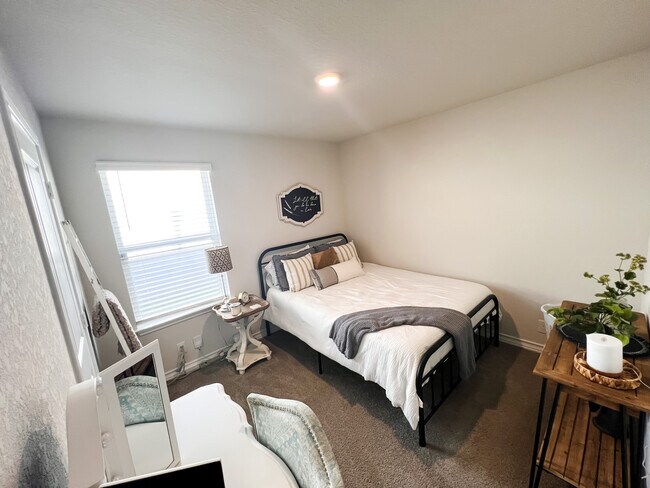 Building Photo - 5507 Stormie Keep