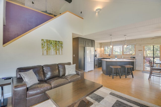 Building Photo - 465 Springmeadow Way