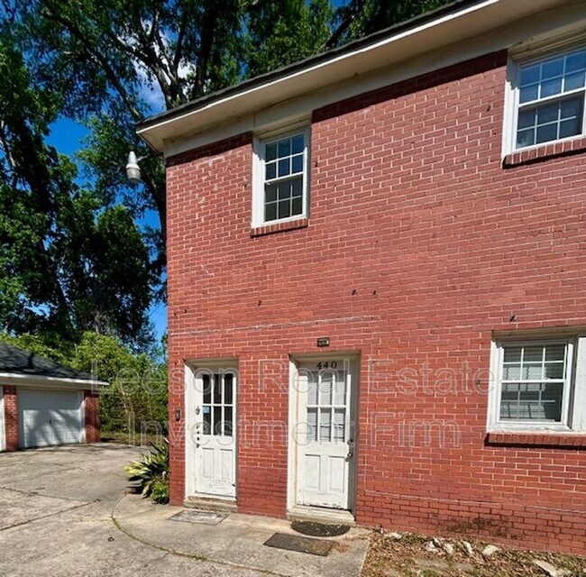 Building Photo - 440 Forest Ave