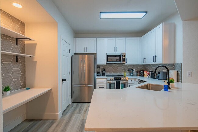 Building Photo - 7455 N 95th Ave