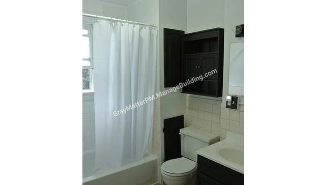 Building Photo - 861 Priestley Ave