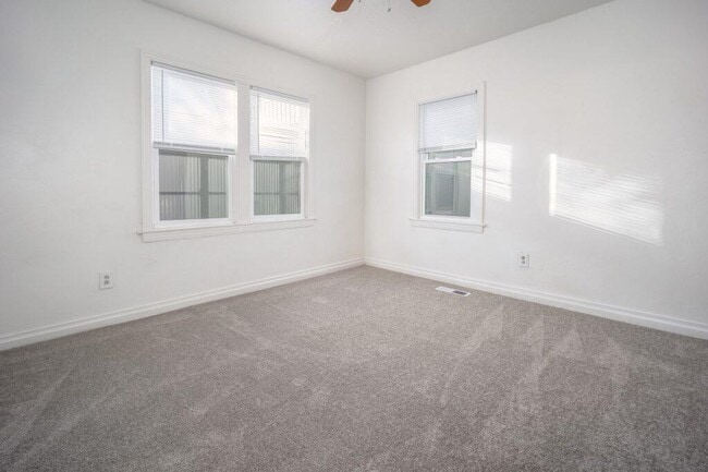 Building Photo - 1013 NW 45th St