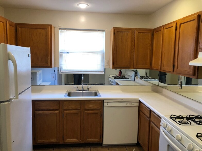 Building Photo - 547 Washington St