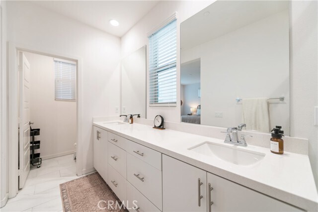 Building Photo - 2261 Horseback Rd