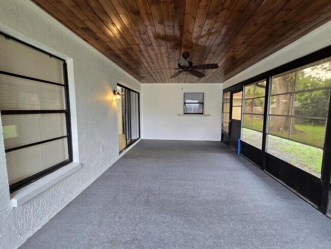 Building Photo - 1420 Mariner Blvd