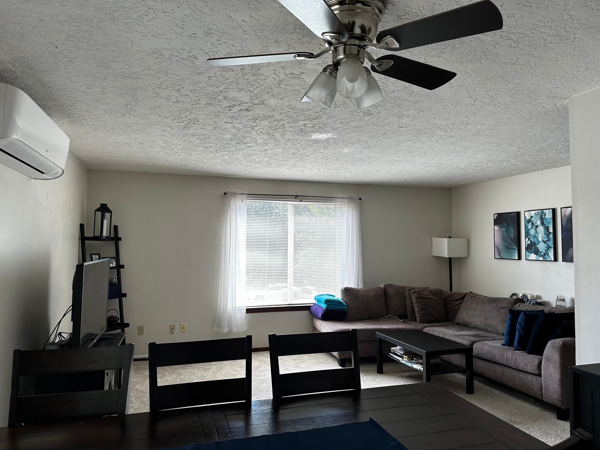 Building Photo - 337 NW Bailey Ave