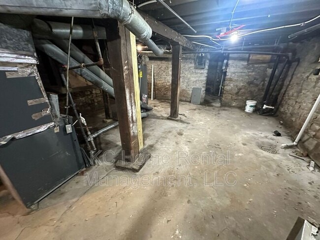Building Photo - 2958 Lockridge Ave