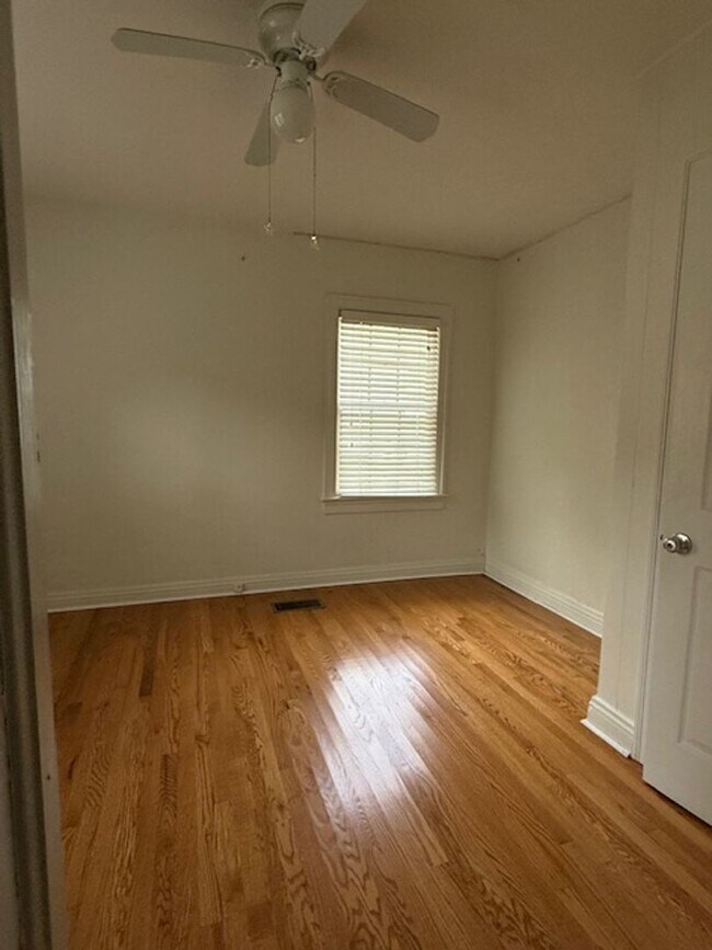 Building Photo - Commercial or Residential