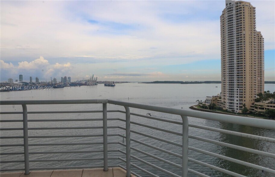 Building Photo - 325 S Biscayne Blvd