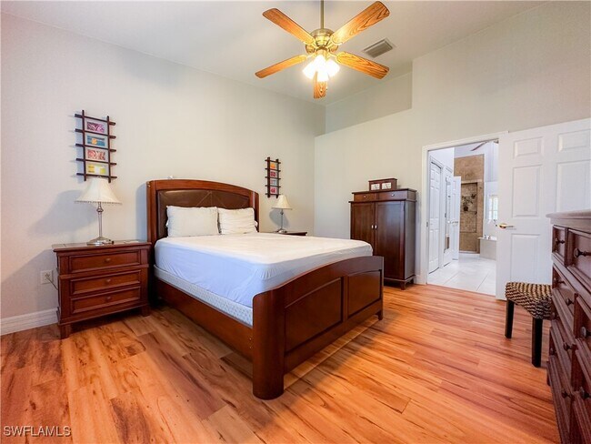 Building Photo - 8310 Big Acorn Cir