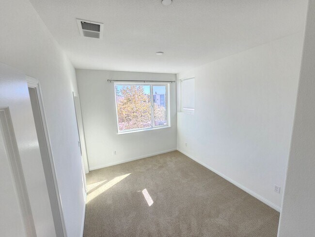 Building Photo - Beautiful San Jose Home