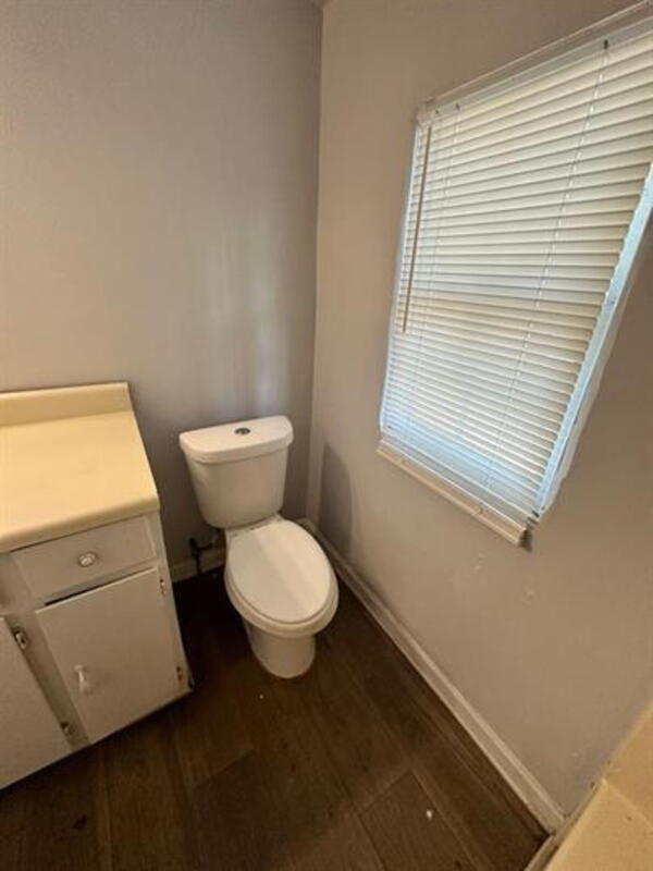 Building Photo - 5038 Westbrook Rd