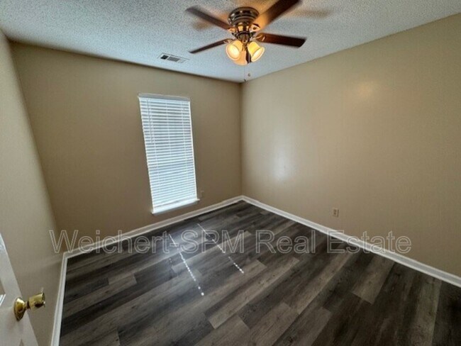 Building Photo - 5616 Autumn Valley Dr