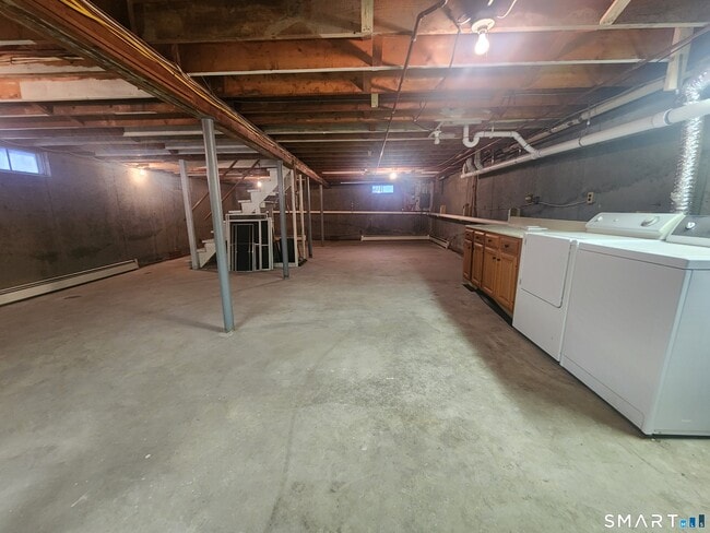 Building Photo - 8 Quinn St