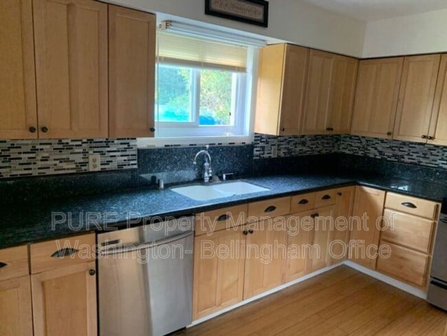 Building Photo - 1350 Mitchell Ave