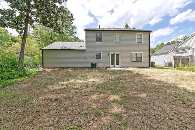 Building Photo - 1250 Della Way