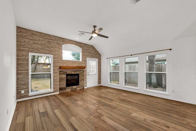 Building Photo - 8031 Clarion Way