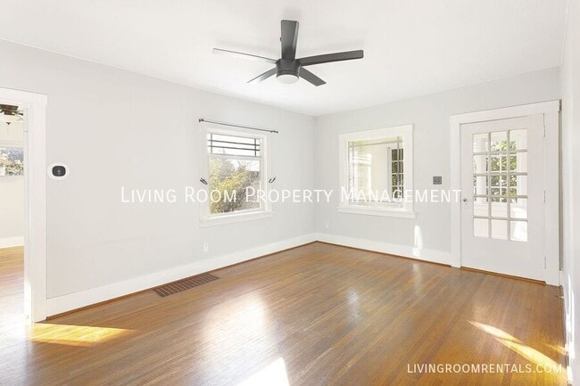 Building Photo - 2318 SE 72nd Ave