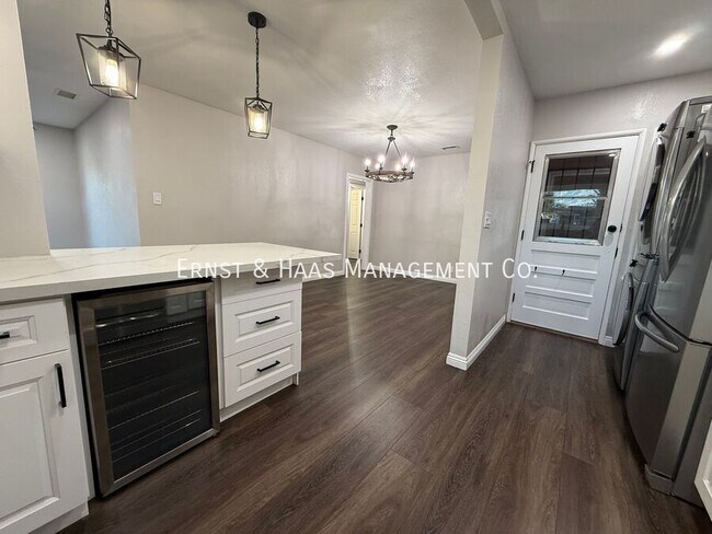 Building Photo - 1120 East E Street