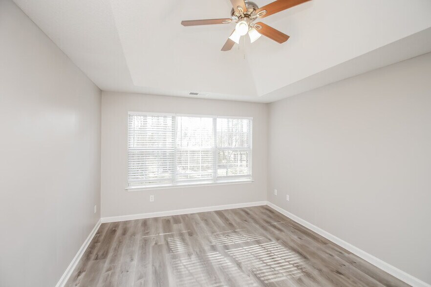 Building Photo - 5407 Sweetsprings Dr SW