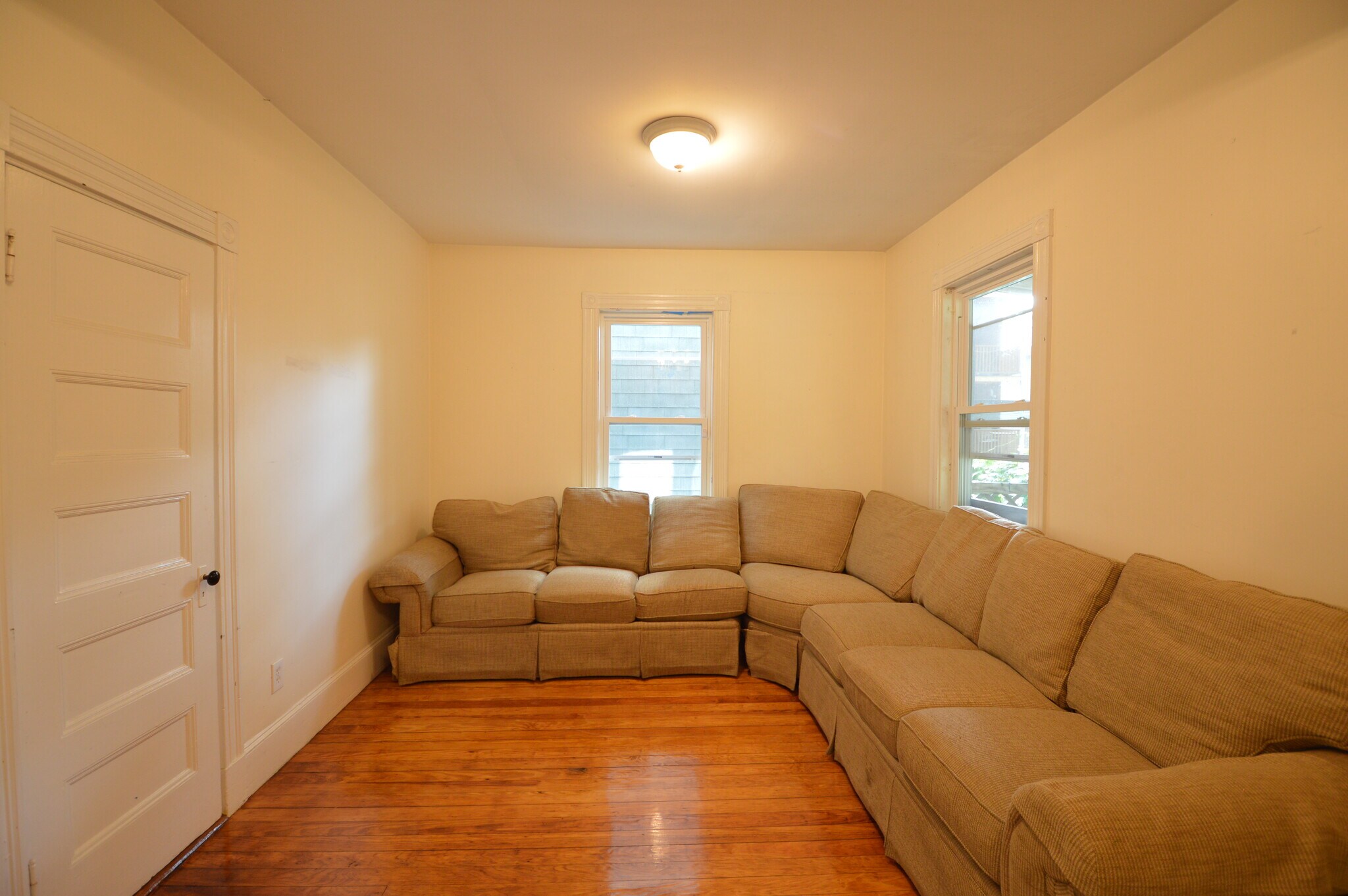 Building Photo - 10 Bucknam St