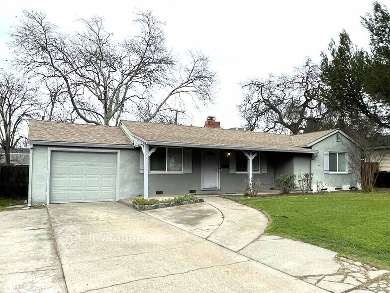 Building Photo - 2305 Carlsbad Ave