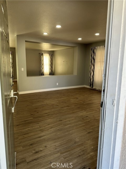 Building Photo - 8941 Carnation Dr
