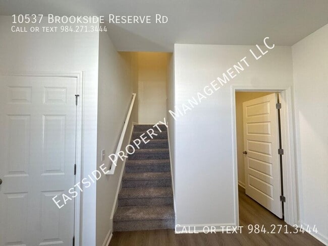 Building Photo - 10537 Brookside Reserve Rd