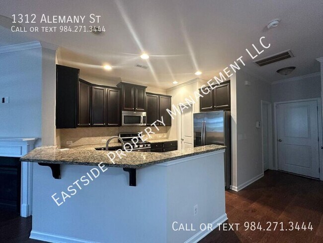 Building Photo - 1312 Alemany St