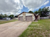 Building Photo - 8701 Piney Point Dr