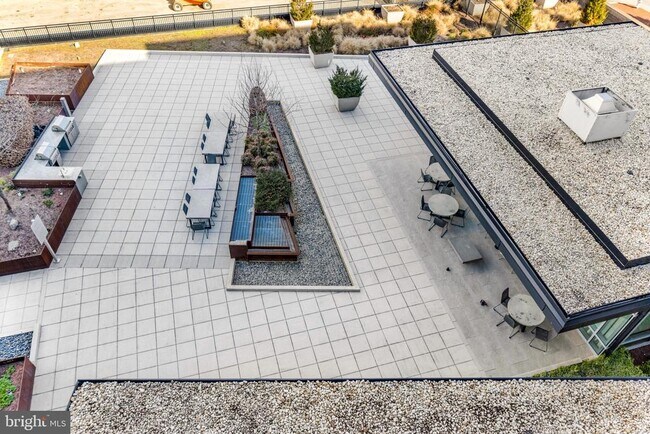 Building Photo - 145 Riverhaven Dr