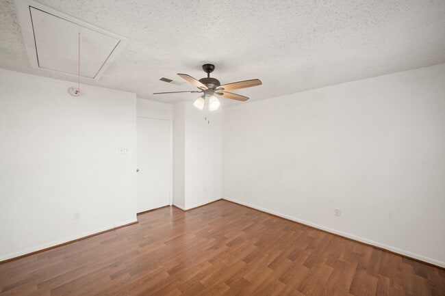Building Photo - 3987 Tanglewilde St