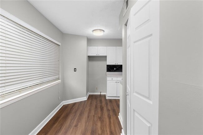 Building Photo - 2875 Torreya Way SE