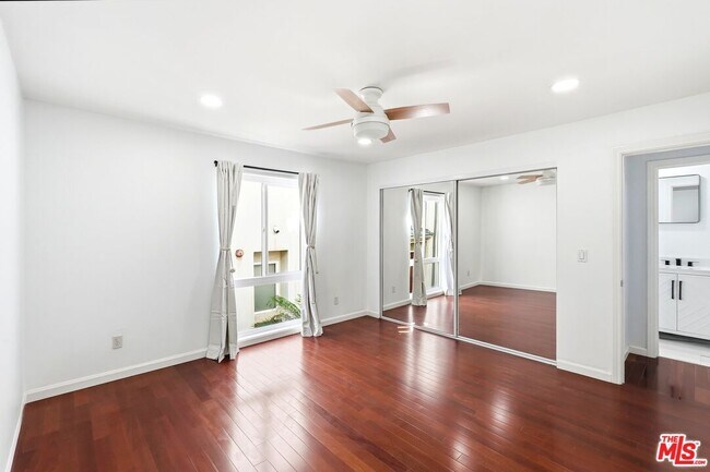 Building Photo - 320 Hermosa Ave