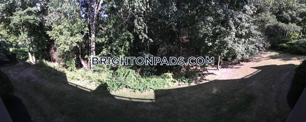 Building Photo - 144 Kenrick St