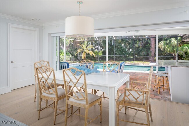 Building Photo - 635 Fountainhead Ln