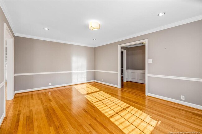 Building Photo - 2706 Huntington Rd