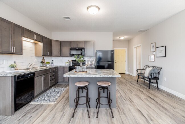 Building Photo - Beautiful 2BR/2BA Unit Available in Senior Living Community (55+)