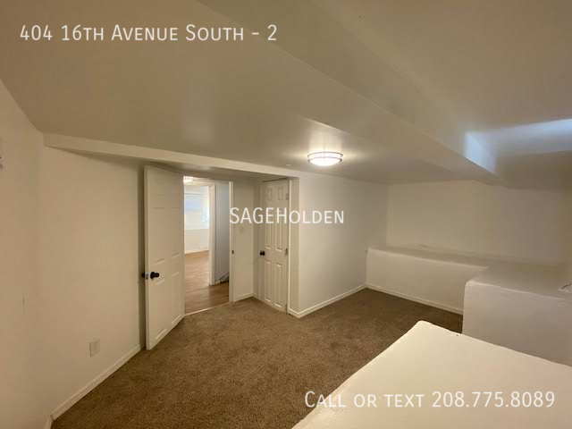 Building Photo - 404 16th Ave S
