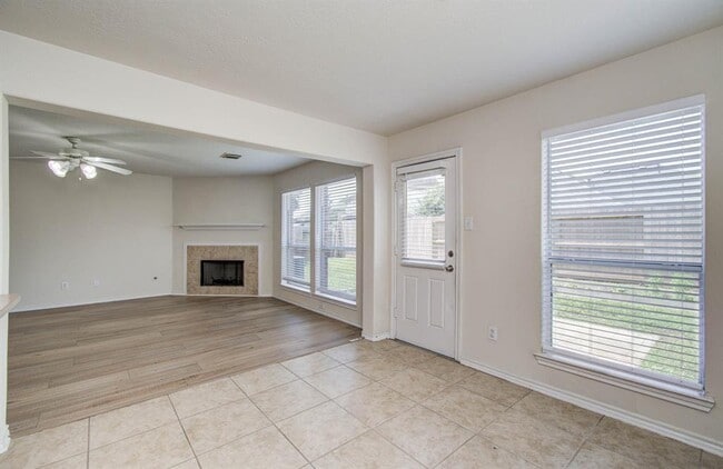 Building Photo - 12026 Parkers Hideaway Dr