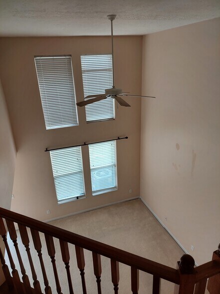 Building Photo - 6293 Edgewater Dr