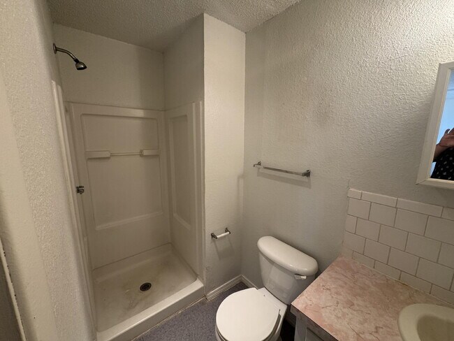 Building Photo - 5909 East F M 40